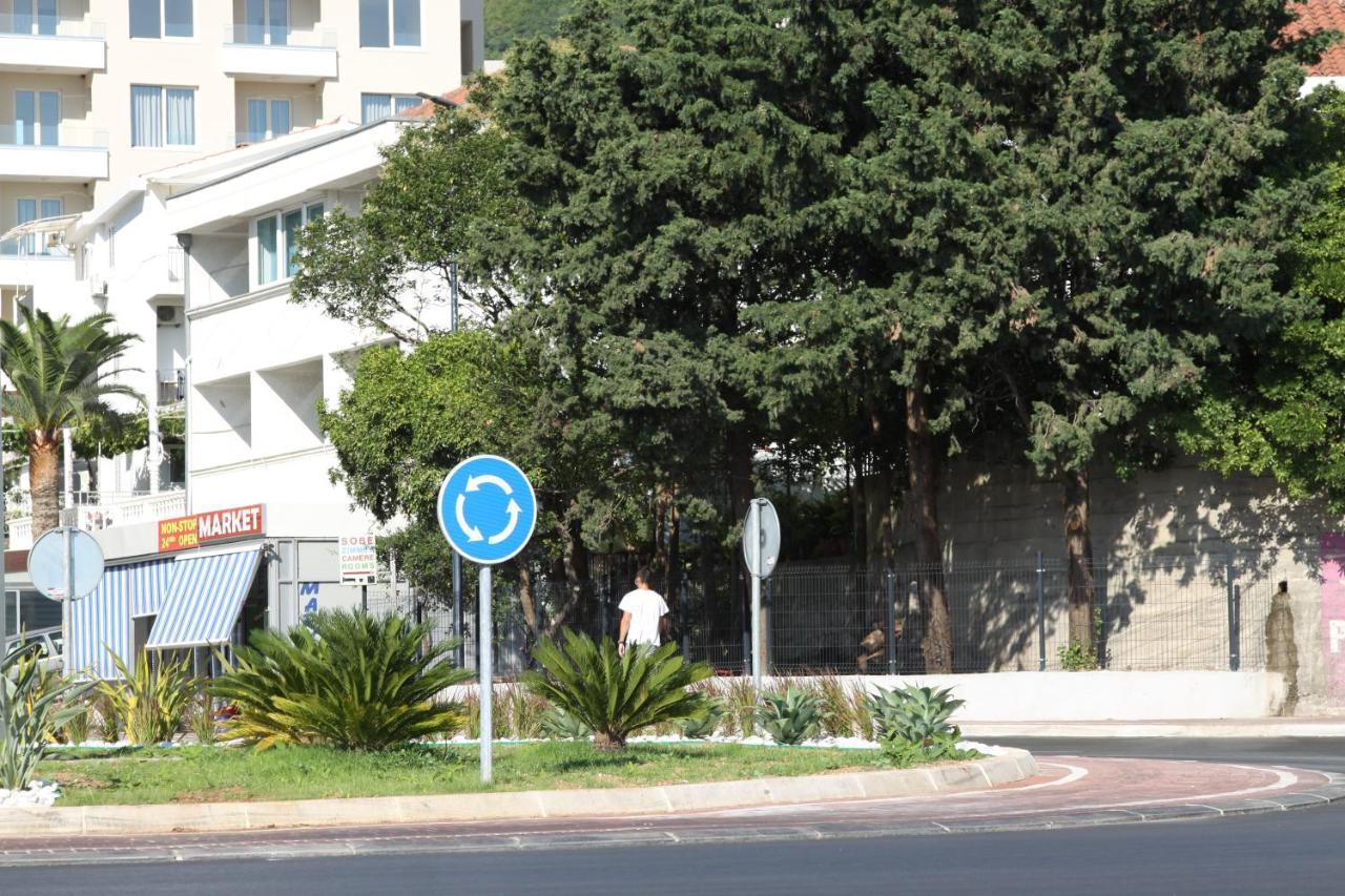 Apartments Becic ブドヴァ エクステリア 写真
