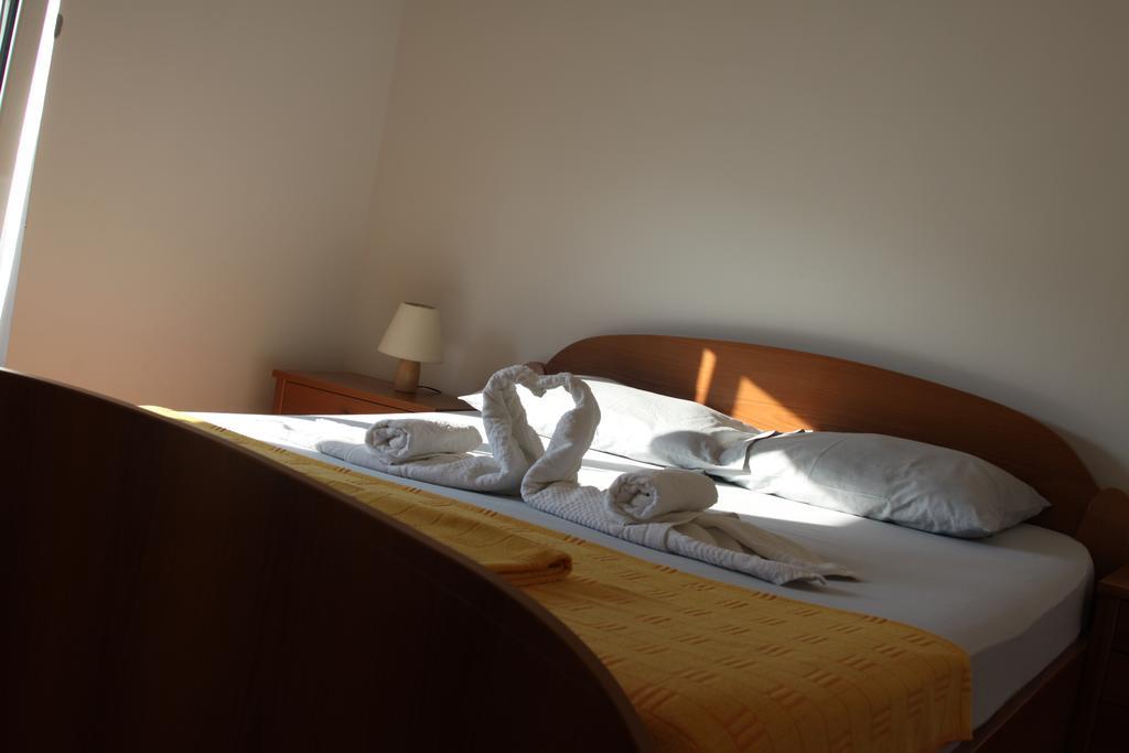 Apartments Becic ブドヴァ エクステリア 写真