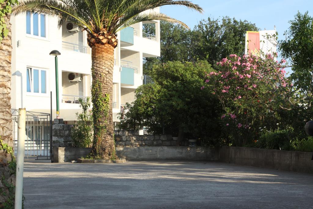 Apartments Becic ブドヴァ エクステリア 写真